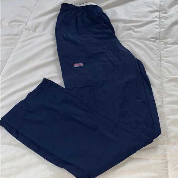 Cherokee Scrub Set - Picture 2 of 8